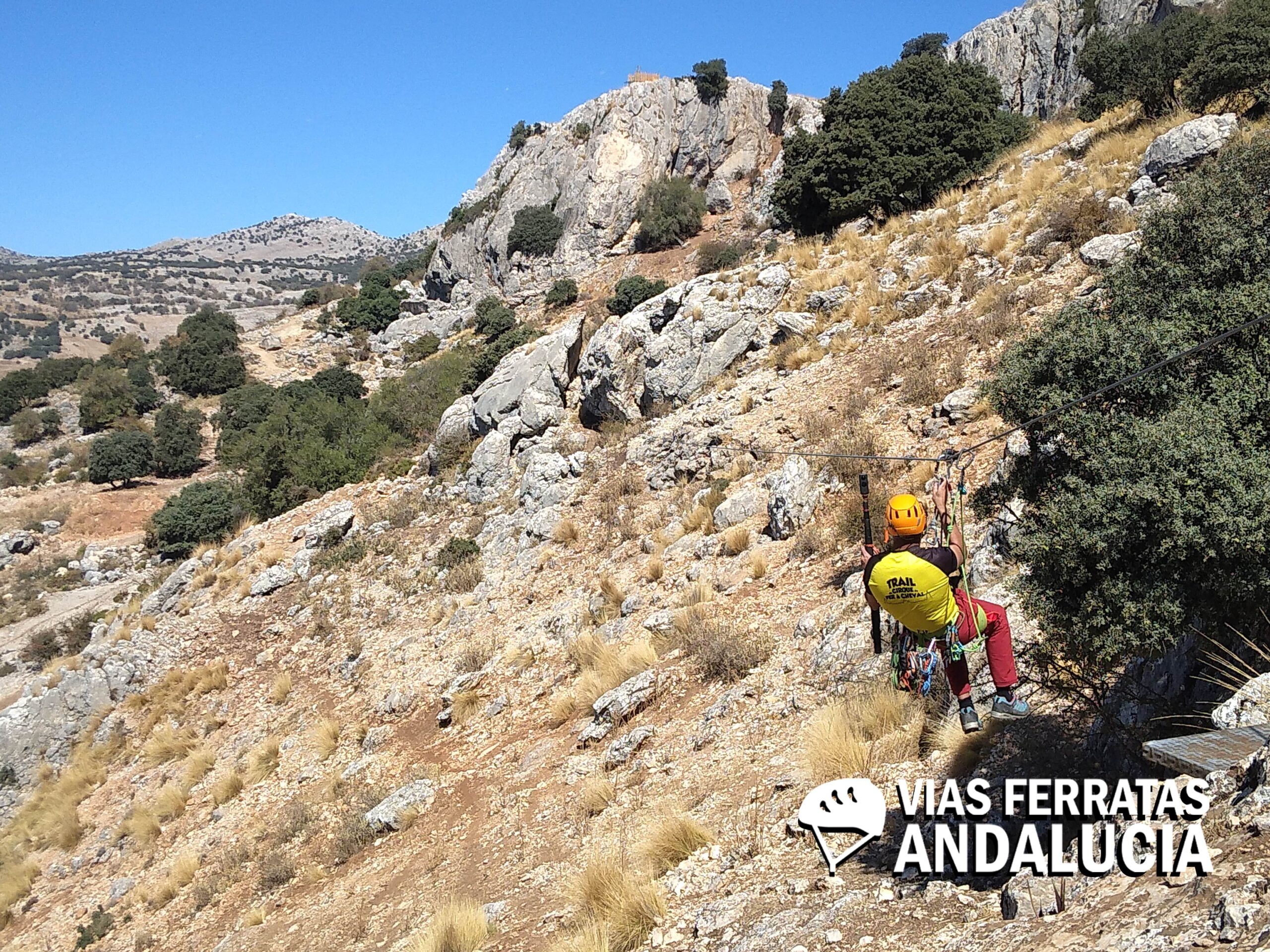 Segunda tirolina en la vía ferrata zafarraya