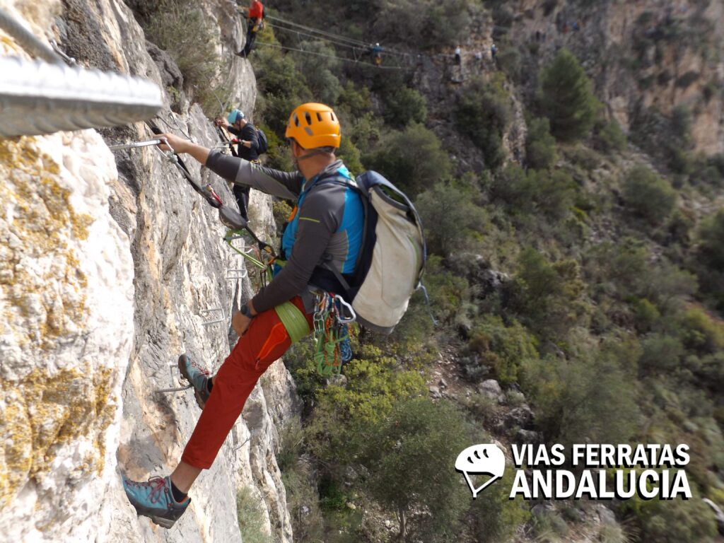 Paso Horizontal de la vía ferrata tajo moreno