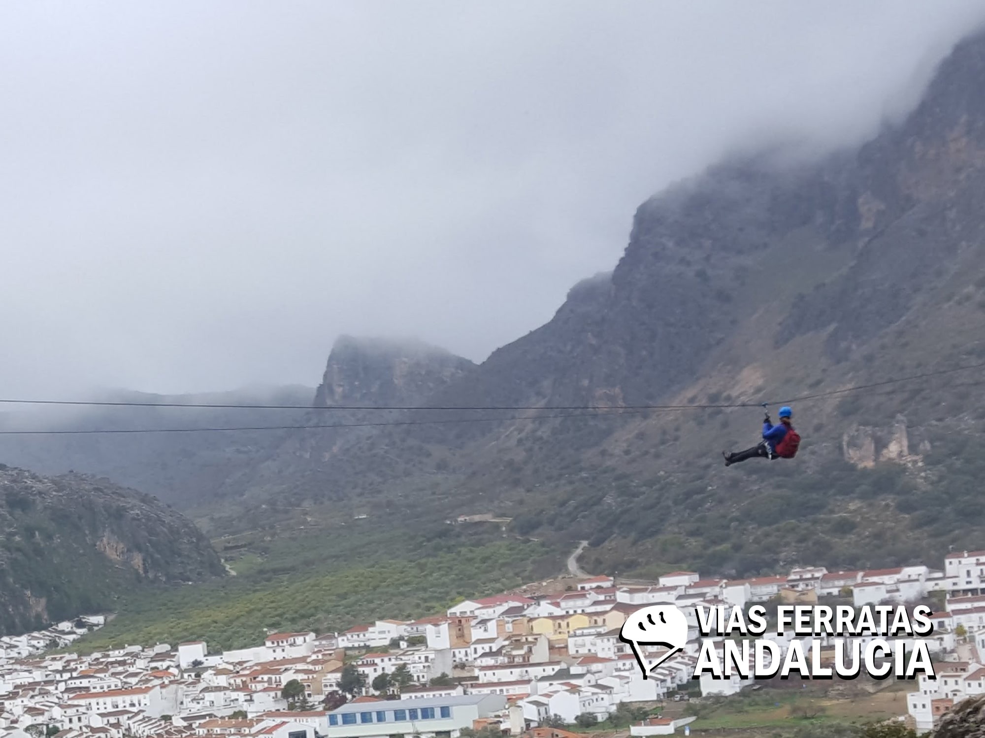 Tirolina grande en la Vía ferrata de Montejaque
