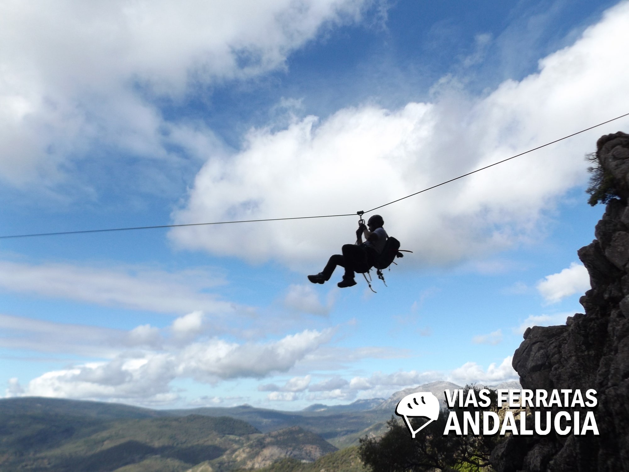 003-viasferratasandalucia-sierra hacho-004 Tirolina la Vía Ferrata Hacho de Gaucín